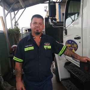 Meet your Posher, Robert